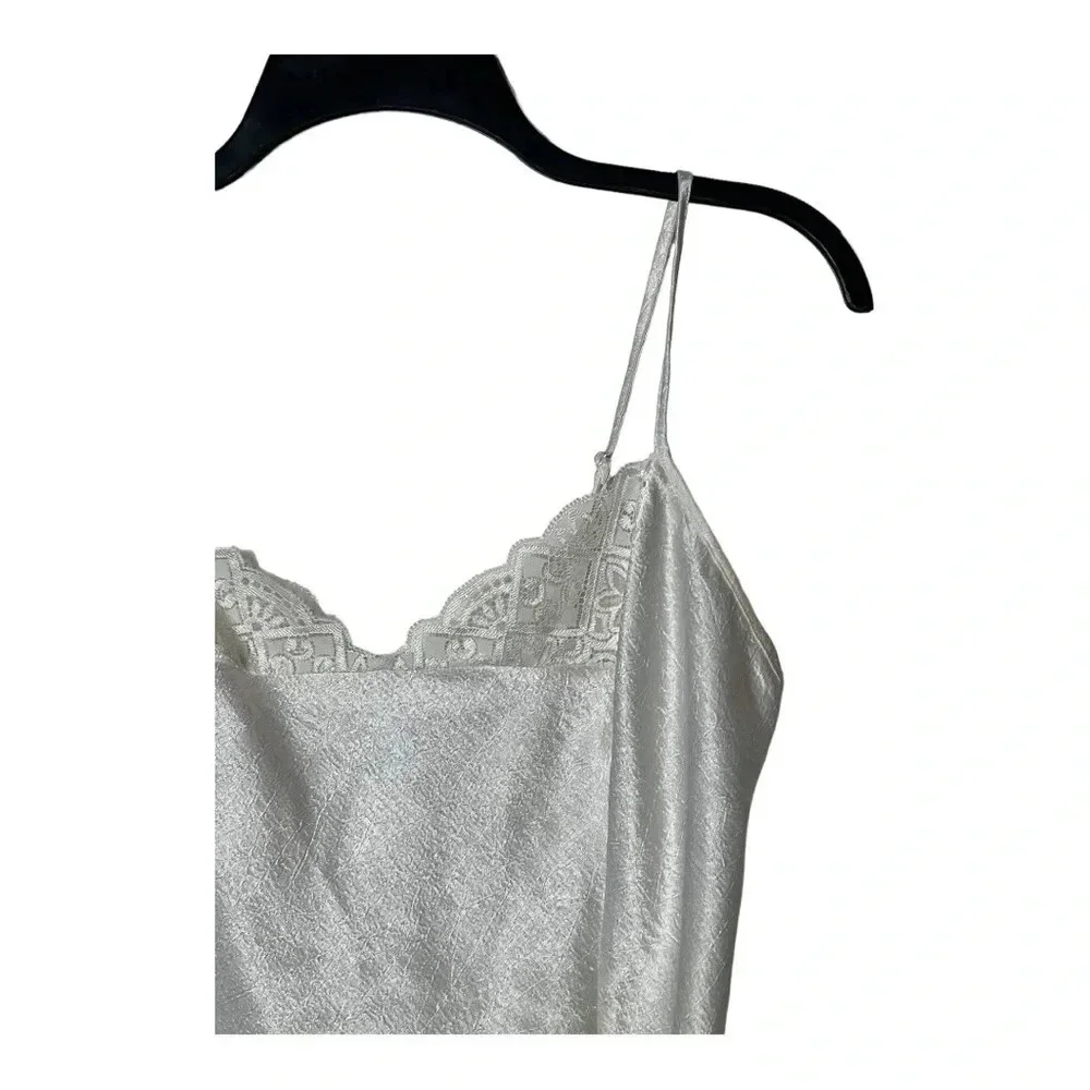 0390W. VINTAGE VICTORIA’S SECRET GOLD LABEL LINGERIE TOP WHITE IN COLOR SIZE MED